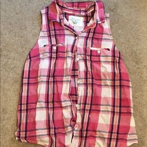 Plaid sleeveless shirt